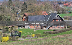 Hauptbild Bauernhaus mit sonnigem Grundstück, Charakter, Platz und Potenzial